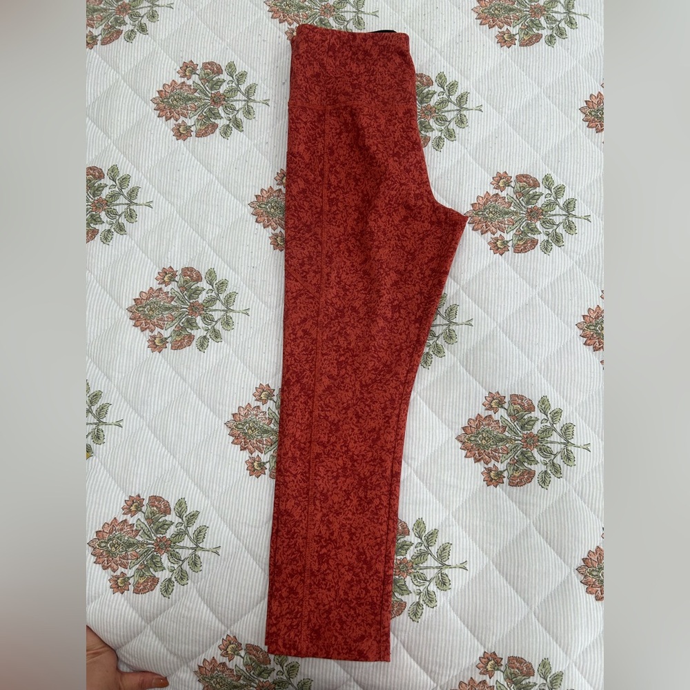 Absolutely Kids Red Patterned Leggings - Picture 4 of 6
